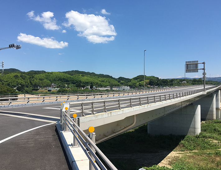 木津川橋【橋梁用防護柵】