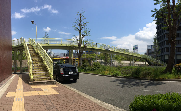 新大阪駅南歩道橋【橋梁用防護柵】